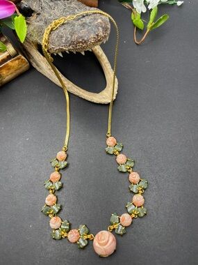 Pink carved coral and Nephrite necklace A58